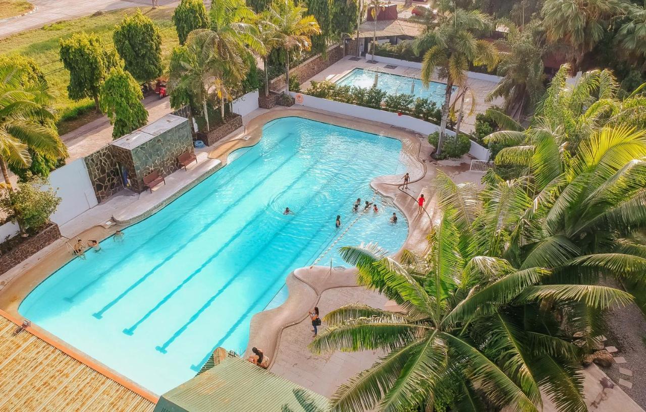 Nature'S Village Resort Bacolod Bagian luar foto